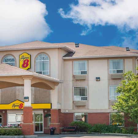 Super 8 By Wyndham High River Ab Zewnętrze zdjęcie